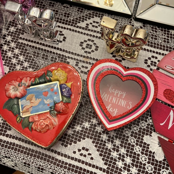 Valentine’s Day decorations - Picture 10 of 16